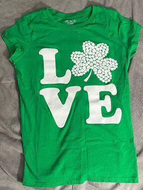 Place Green Short Sleeve Tee with White LOVE Shamrock Graphic